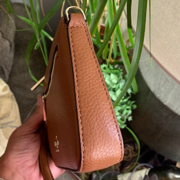 Authentic KATE SPADE Pebbled leather convertible top zip wristlet/clutch - Picture 2 of 13